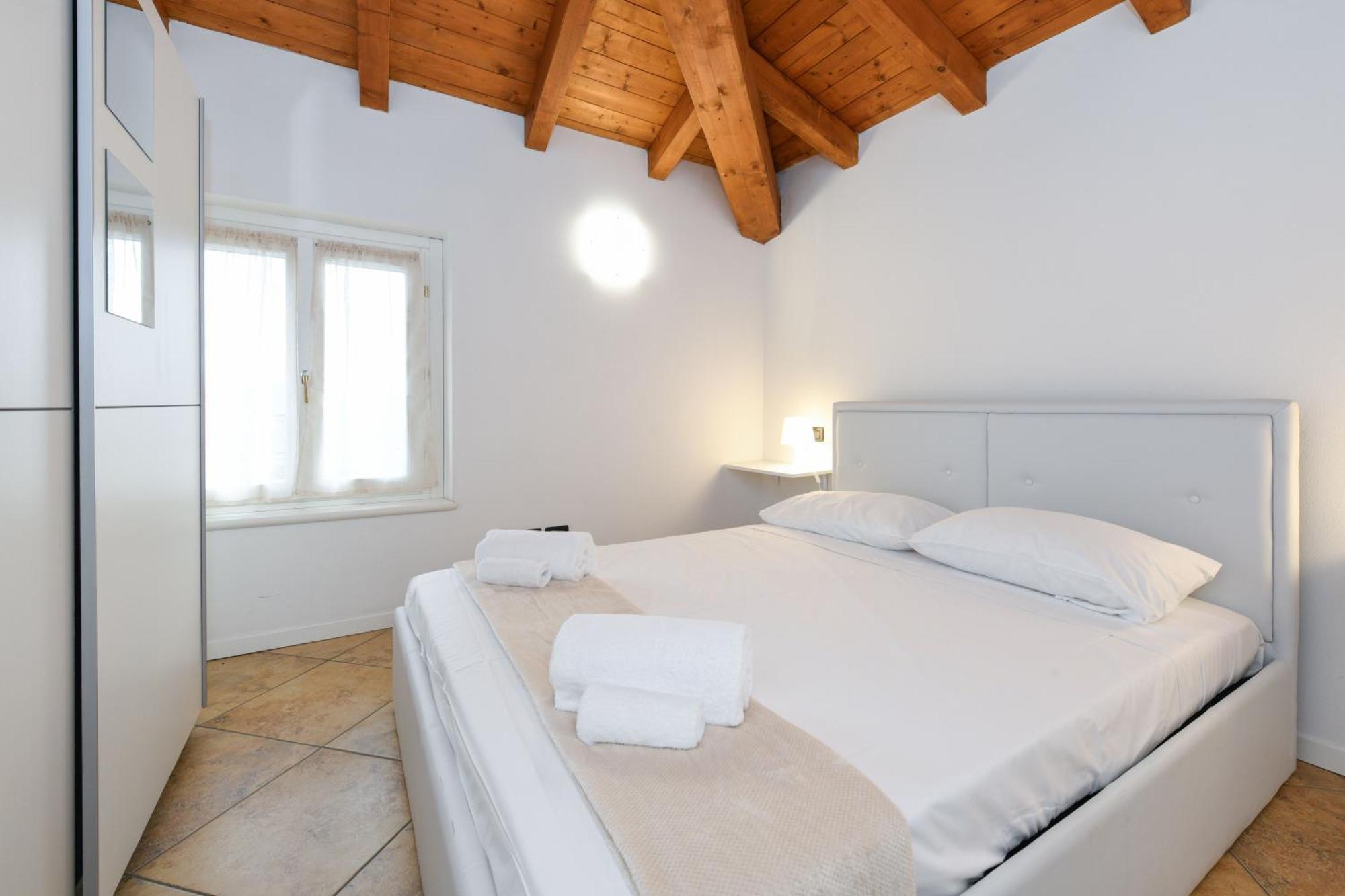 Wendy Apartment- Twobedroom & Pool & Parkprivatefree & Sports Desenzano del Garda Ngoại thất bức ảnh